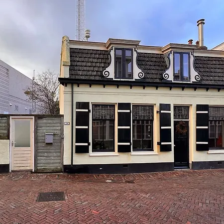 Holiday home Posthuisje